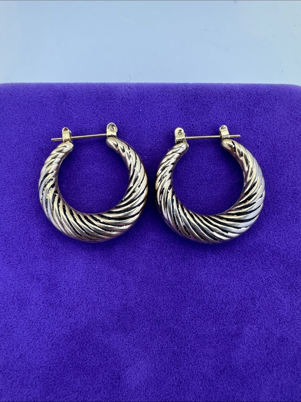 💛 Classic Gold Tone Twisted Hoop Earrings | Lightweight